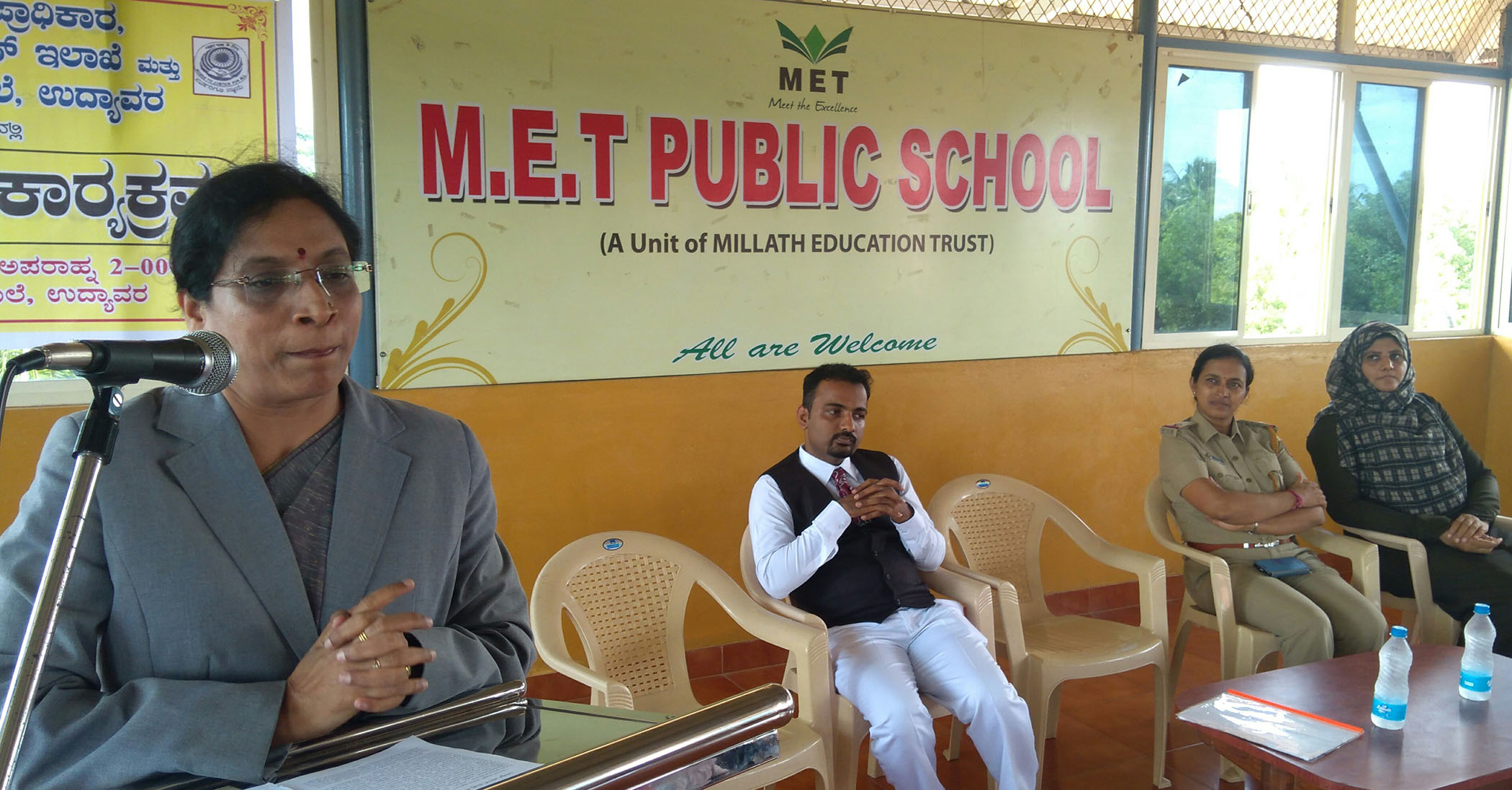 ದುಶ್ಚಟಗಳಿಗೆ ಬಲಿಯಾಗದೆ ಜ್ಞಾನ ಸಂಪಾದಿಸಿ: ನ್ಯಾ.ಲತಾ